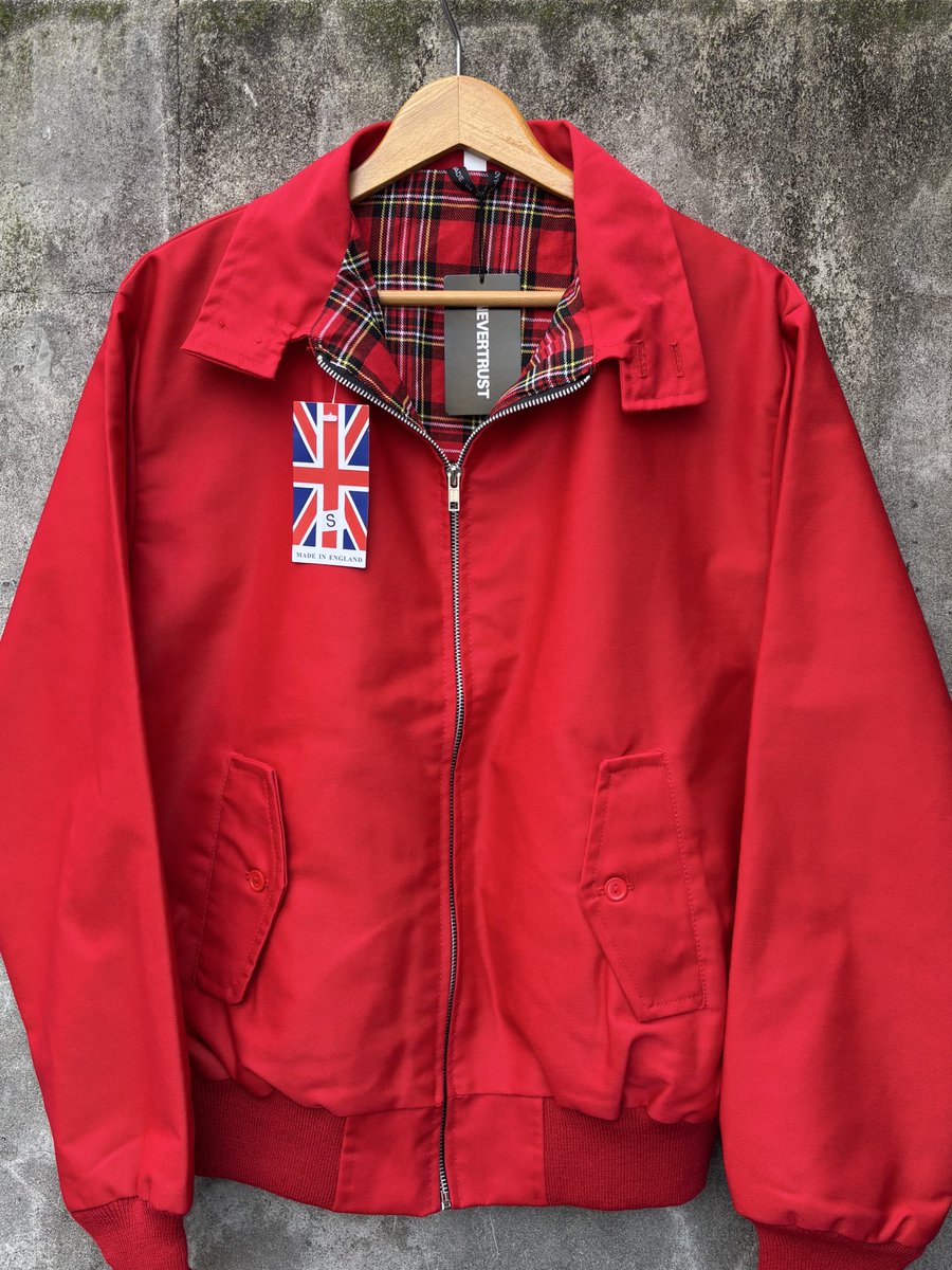 nevertrust_usc's tweet image. blurのデーモンと、ジェームス・ディーンのようになれるMADE IN ENGLANDのハリントンジャケット入荷しました😊

【HERBERTS STORE】
東京都文京区千駄木3-23-5-101
03-5834-8226
11:00-19:00
定休　月曜日

nevertrust.thebase.in

#nevertrust
#ネバートラスト
#herbertsstore 
#ハーバーツストア