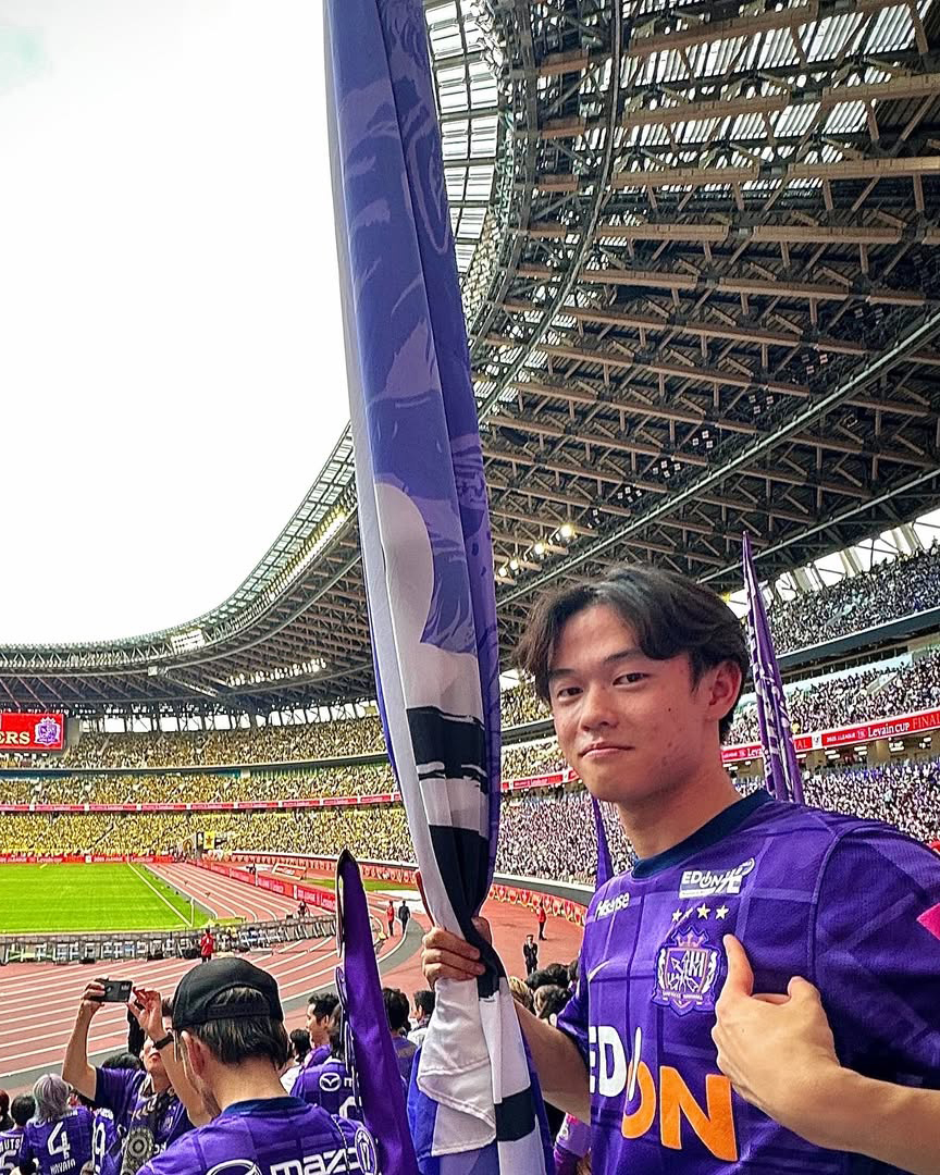PeaceWingH's tweet image. We&apos;ve always got time to see your Peace Wing moments 📸💜🏟️🕊️

Tag us here (@peacewingh) or on IG (@peacewinghiroshima) when you post about your matchday experience to be featured in the next post!

#sanfrecce #hiroshima #projectone #peacewinghiroshima
