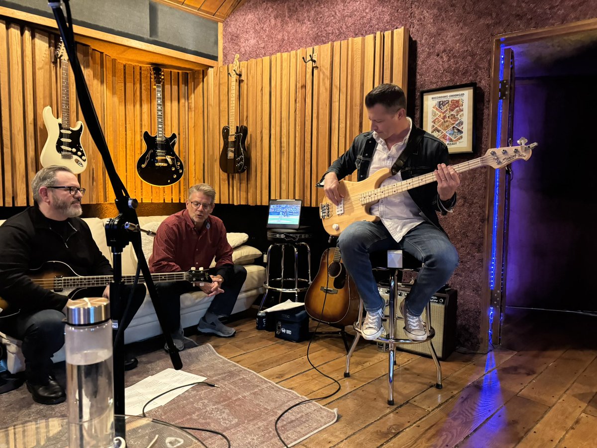 HotWingJones's tweet image. HWJ working on the new album at 8DAWS