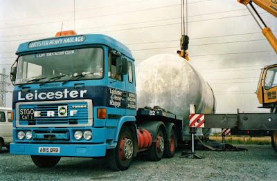ilonameanqueen1's tweet photo. Very impressive. I like to see these big loads being moved. Heavy haulage drivers are the best. https://t.co/FARwEKI9C7