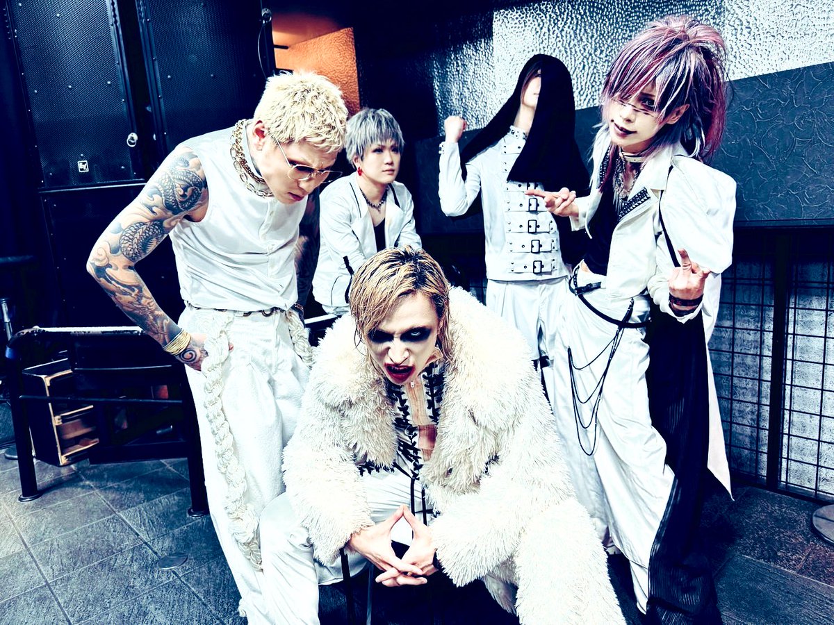 𝐼𝒵𝒜 (@RAZOR_IZA) / Posts / X