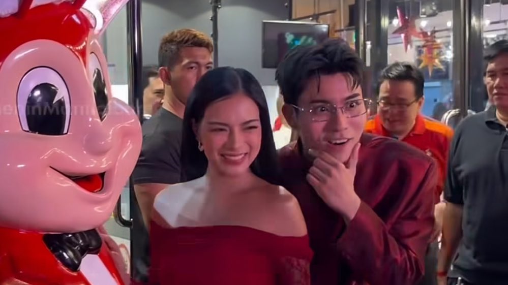 miksxela's tweet image. Tangina ang sarap mainlove

MIKBRENT JOYFUL CHRISTMAS