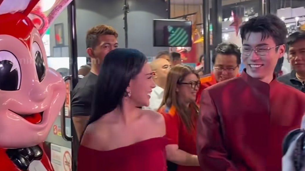 miksxela's tweet image. Tangina ang sarap mainlove

MIKBRENT JOYFUL CHRISTMAS