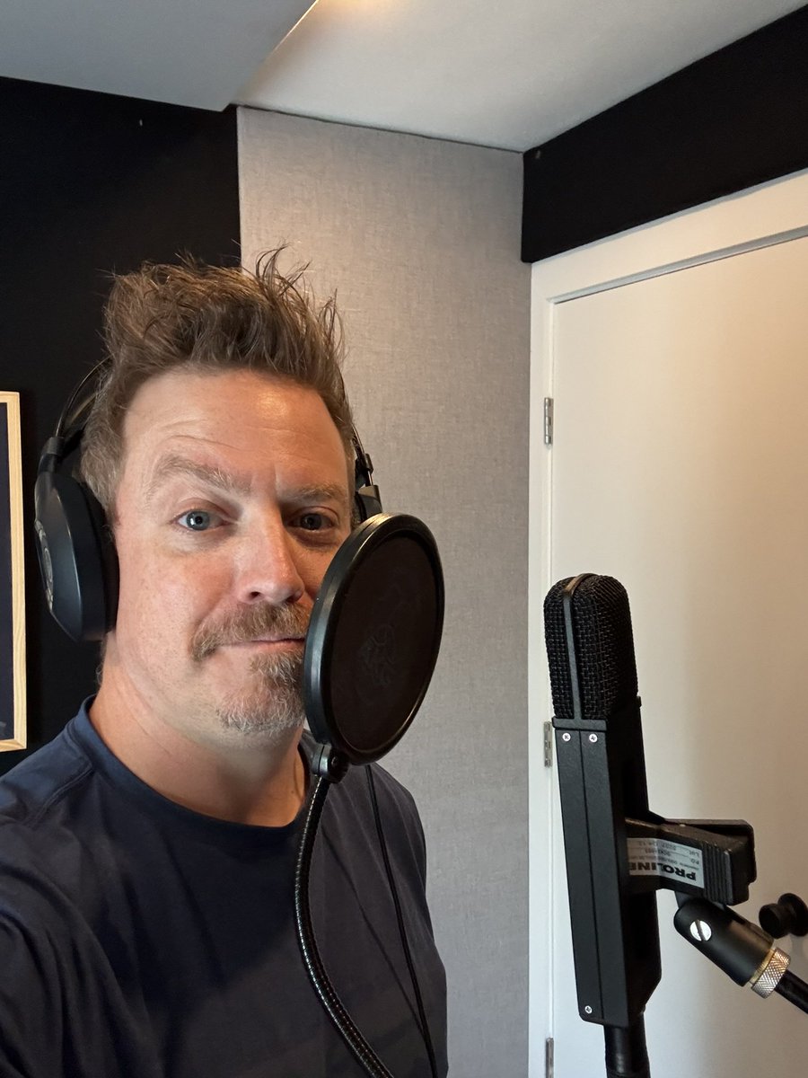 HotWingJones's tweet image. HWJ Vocals, Vocals, Vocals!