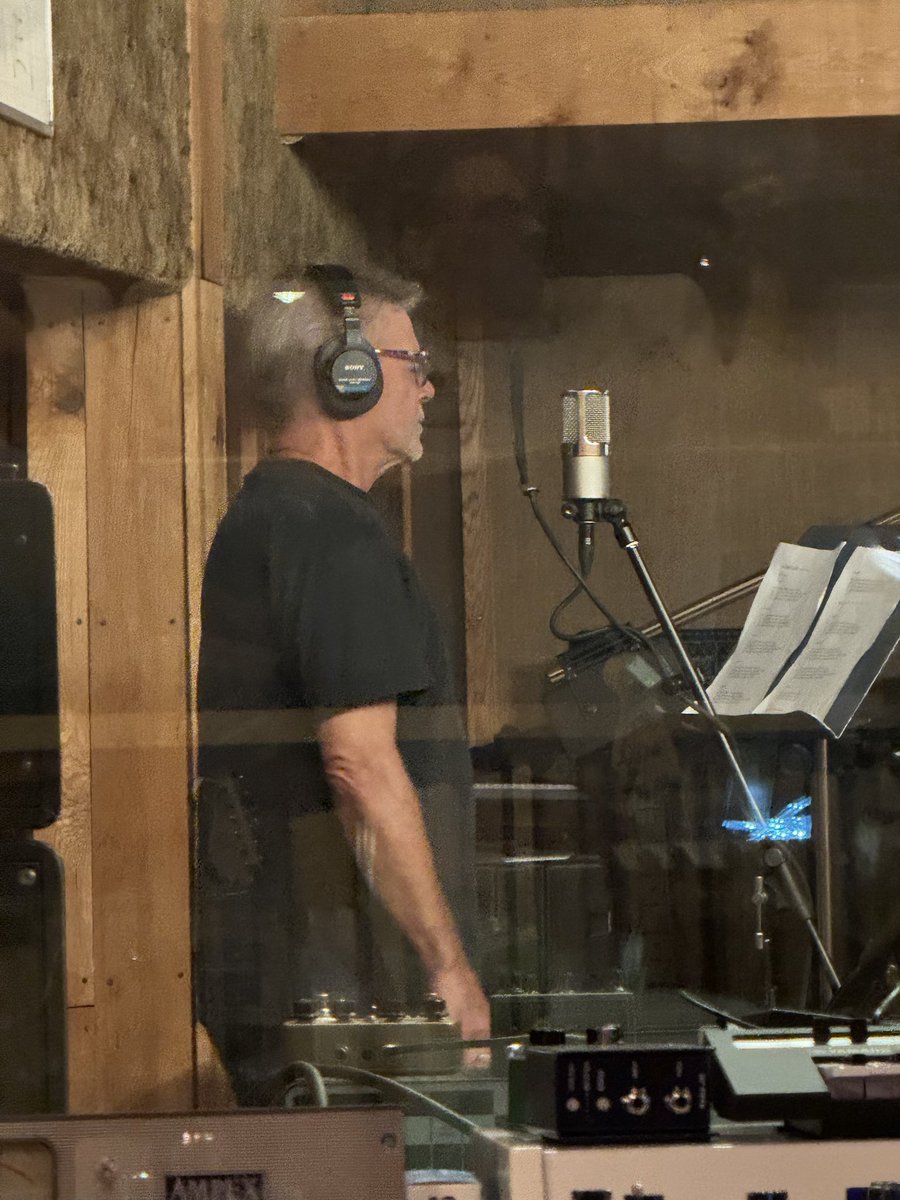 HotWingJones's tweet image. HWJ Vocals, Vocals, Vocals!