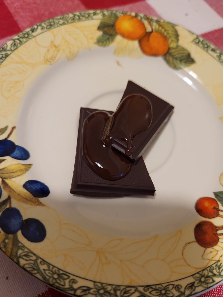 Esseti12's tweet image. Cioccolato fondente 100%  e miele di Ailanto di @marco_valsesia 
Un incredibile connubio tra il cacao e l&apos;aroma di pesca..
#apicoltura #api #miele