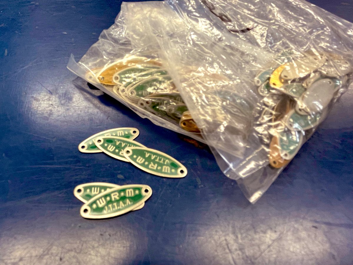 wrm_chaparrita's tweet image. 気がつけば売り切れているCROSSiSLAND。再入荷しましたので、エンブレムを付けて近日中に再販予定です。

#小島渡
#CROSSiSLAND