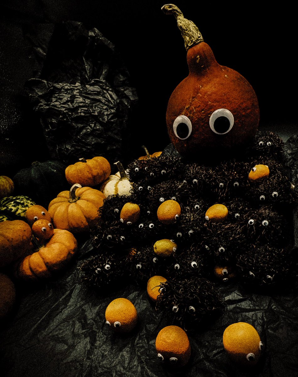 I’m <a href="/mxlpct/">M!X • (mix-ill-picked)</a> and this is what I create