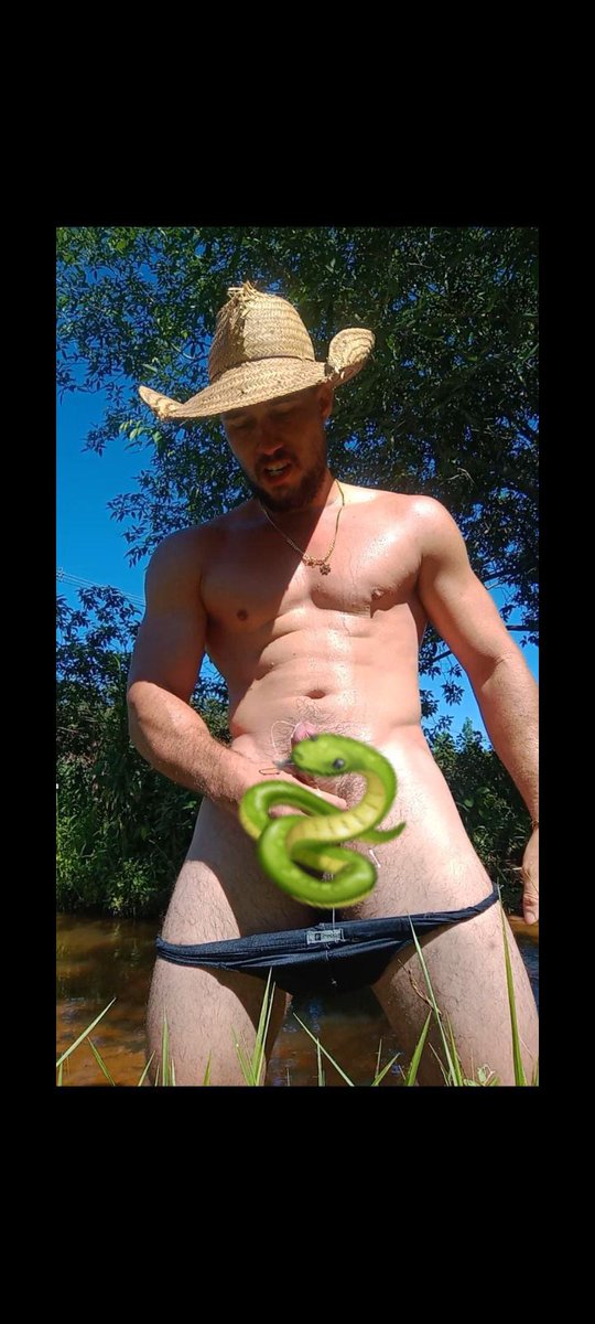 Sortando o leite na beira do corgo vídeo 🤠💦🐍 👇privacy.com.br/@RomarioCowboy