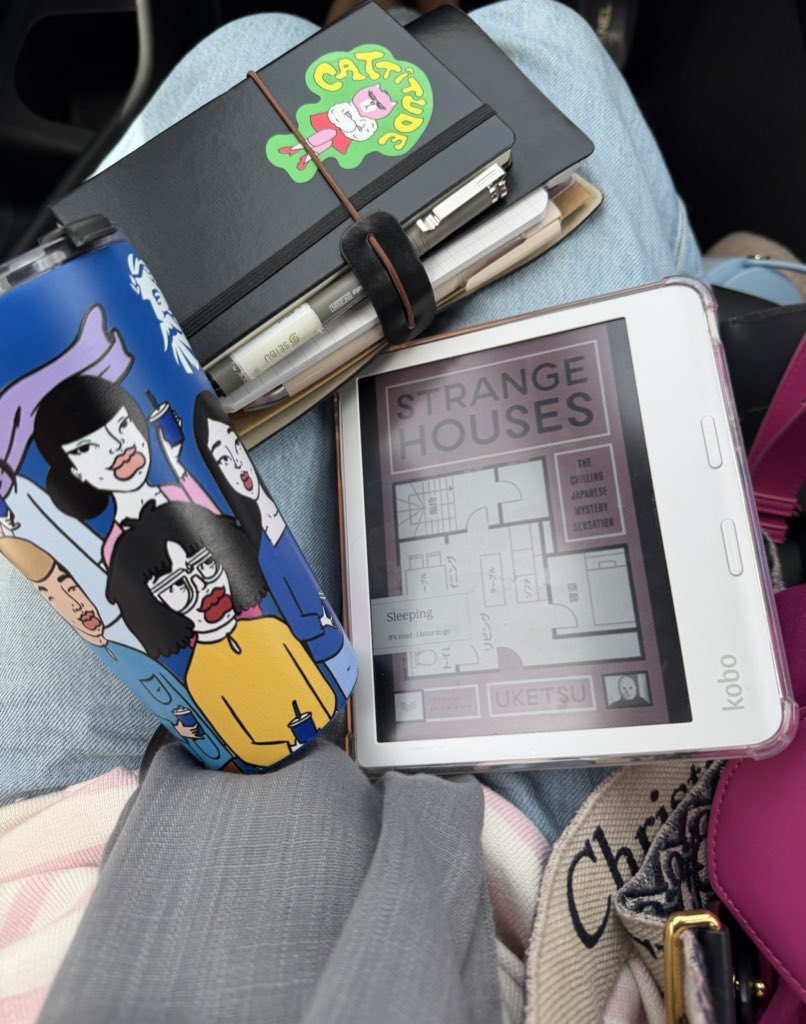 NabellaAnuar's tweet photo. Bila org tanya, macam mana Belle boleh baca buku banyak?

Jawapan dia: KOBO!

I bawa Kobo ni everywhere and sentiasa ada dalam my bag. I love my Kobo with all my heart. I berjaya hit my reading goal this year because of KOBO! https://t.co/NO7jZ9Ni8Z