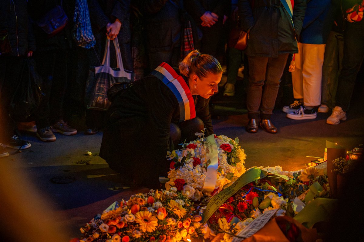 13 novembre 2015, Paris est frappée en plein cœur. Les cicatrices sont là, et notre devoir de mémoire reste intact : ne jamais céder à la peur, ne pas se diviser, ne jamais renoncer à la liberté.