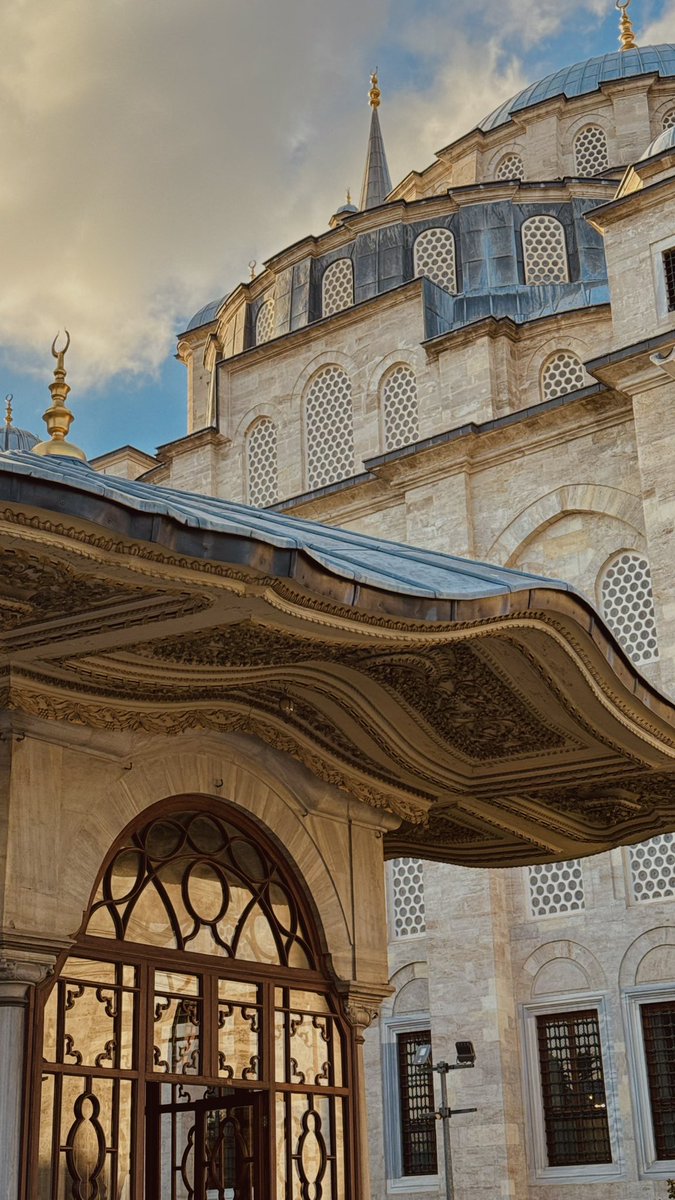 misafirurrebii's tweet photo. istanbul dediğin; https://t.co/Yh4OrcO3fy
