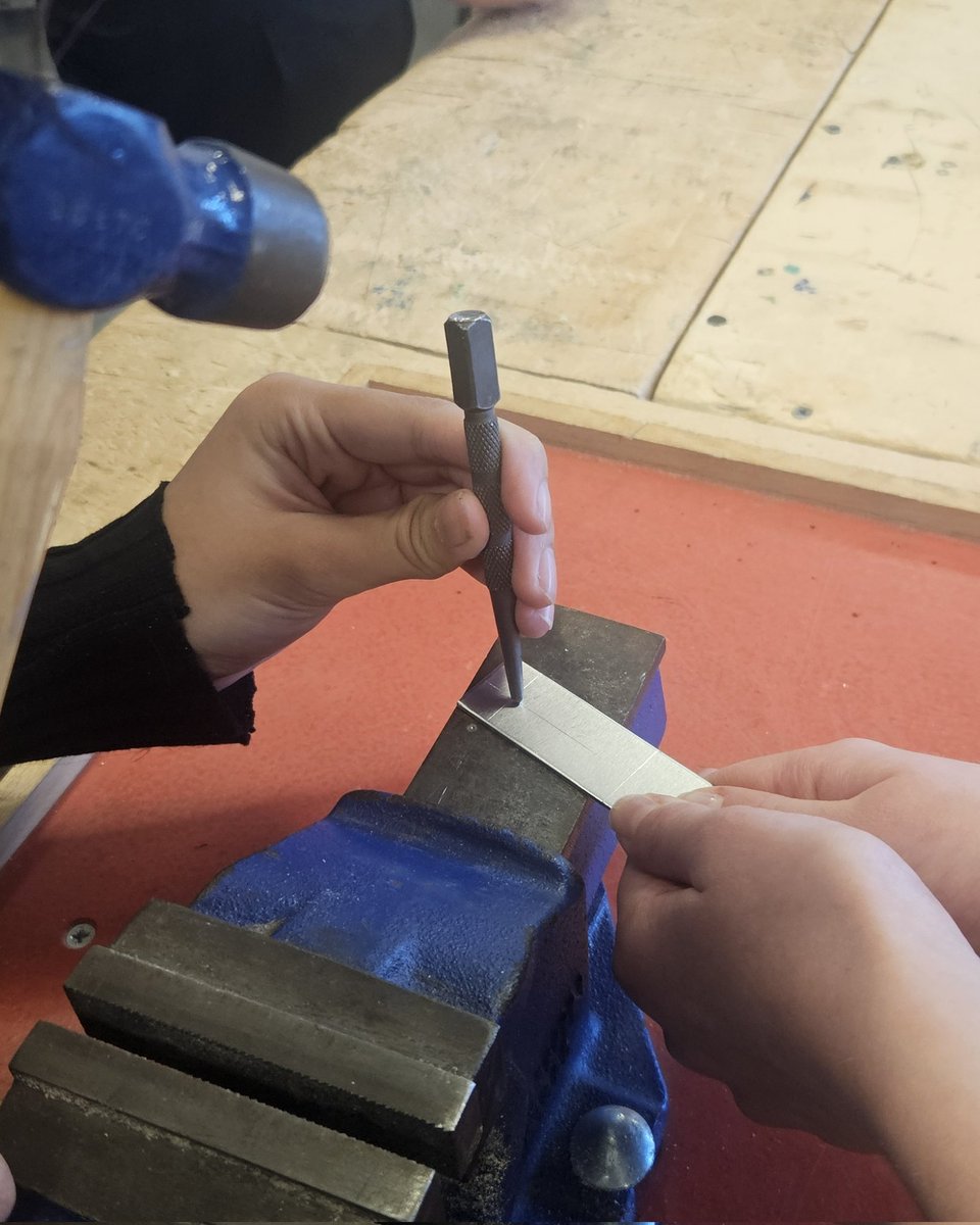 MrsBegleyDT's tweet photo. This week S1 have been shining examples of our school values. Displaying Ambition when developing their perspective sketching skills and also demonstrating Help when working with each other to measure and mark their metal in the workshop. Fabulous 👏 

@sasbhighschool @SASB_tech https://t.co/Rsu0PYL0qu