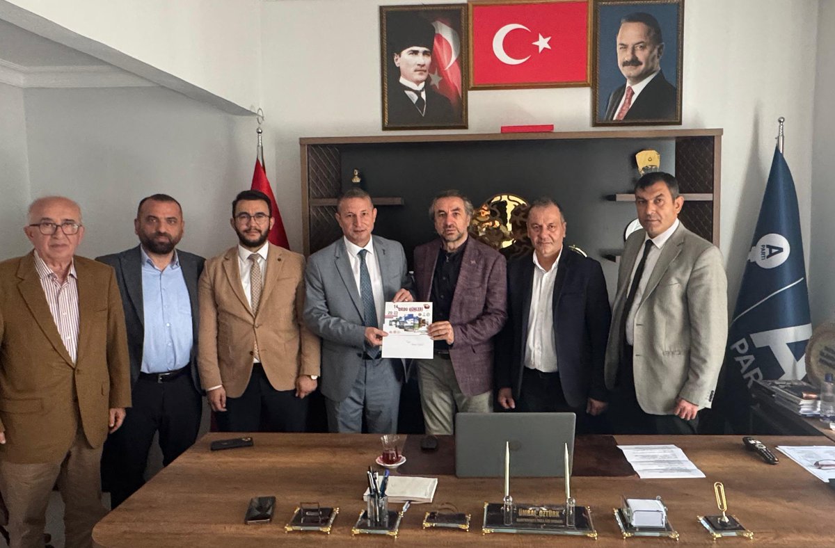 hayrikose's tweet photo. @_ORDEF 1. Bölge Komisyonu olarak,
#OrduGünleri davetiyemizi
#TuzlaBelediye Bşk Eren Ali Bingöl,
#Tuzla Kaymakamı Ümit Hüseyin Güney,
#Kartal Kaymakamı Edip Çakıcı,
Koşuyolu Kalp Damar Hastanesi Başhekim Yrd.Tolga Baş
ve #Tuzla #AnahtarParti İlçe Bşk. Ümral Öztürk’e takdim ettik https://t.co/SpxuYcBSzX