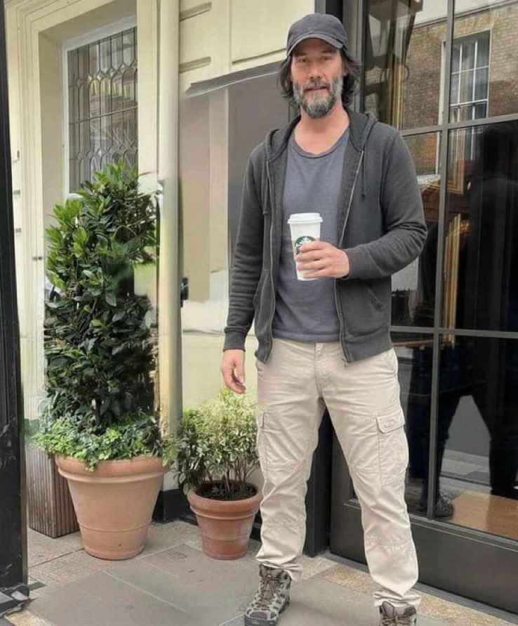 KeanusBride's tweet image. Daddy