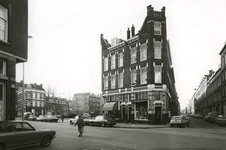 De Crooswijkseweg, hoek Rubroekstraat en Hendrikstraat. 1979