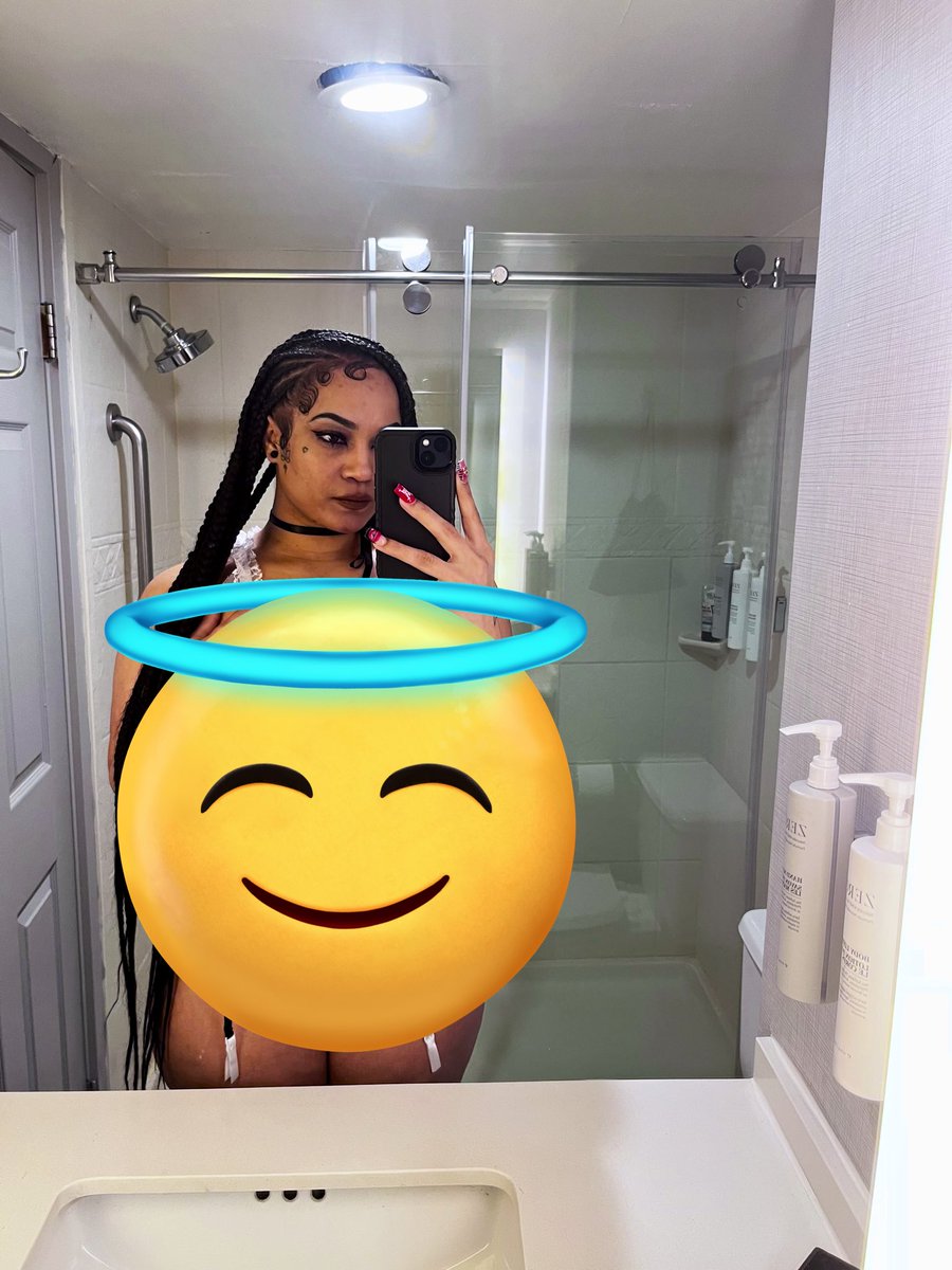 RileysHome1's tweet photo. Hey 🥹💦 nobody likes to face paint anymore? #rvahookups #rva who can I send this pic to ? https://t.co/wJ9P56tEuA
