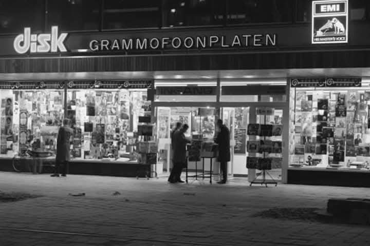 Platenzaak Disk aan de Van Oldenbarneveltplaats, 1971