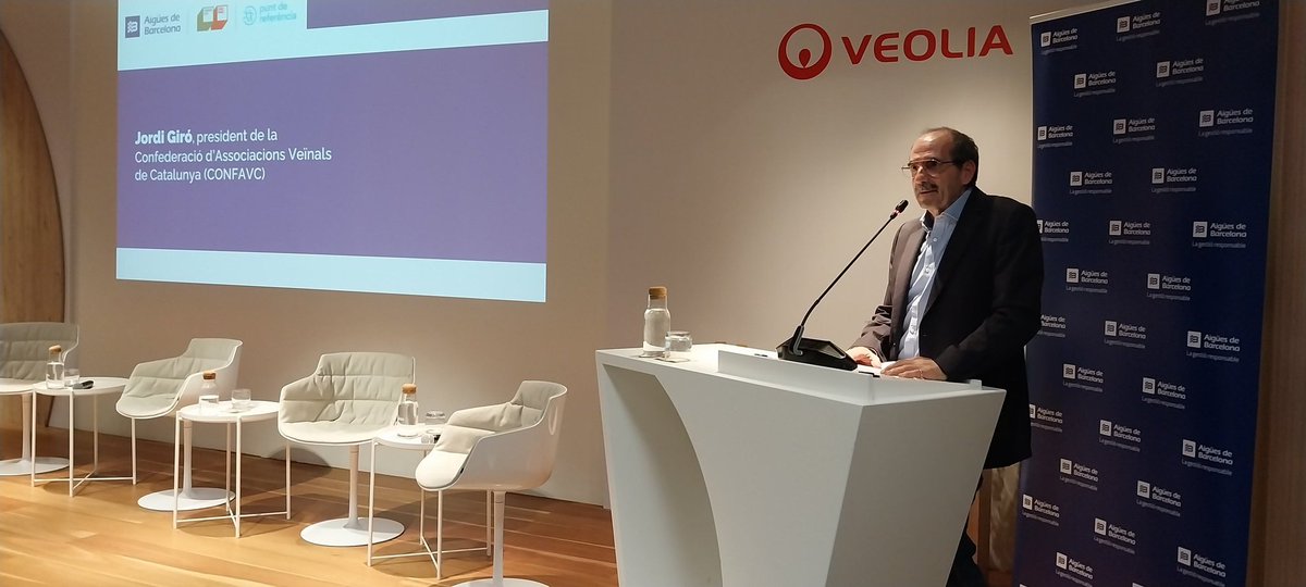 "Avui estem de celebració, però al darrera hi hagut molta perseverança i treball. I aquesta graduació només vol dir obrir una nova etapa x becats #JovesTalents, que vol dir tornar als seus barris com a referents"  destaca <a href="/jordi_giro/">Jordi Giró Castañer</a> a l' acte #JovesTalents <a href="/aiguesbcnclient/">Aigües de Barcelona</a>