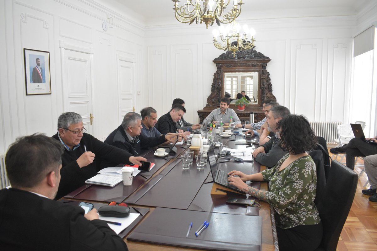 👷 Seremi de Obras Públicas, José Luis Hernández, participa de Comité de Seguimiento de la Inversión (CSI), coordinándose la ejecución de los proyectos que ejecuta MOP en nuestra región en materia hídrica, de arquitectura, vial, portuaria y aeroportuaria, analizándose los estados