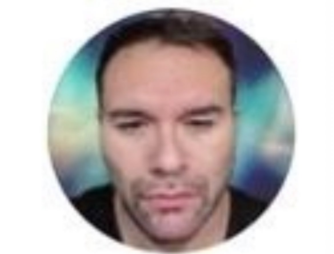 Ninguno de mis coleguitas ha puesto ahínco en develar quién es <a href="/hernan_sr/">H</a> un enfermo patológico que me acosa hace años. Instiga amenazas de muerte en mi contra. Ahí todas las “queens” y kings callan. Fui a la justicia y CERO resultados. Trolls no solo hay en la derecha.