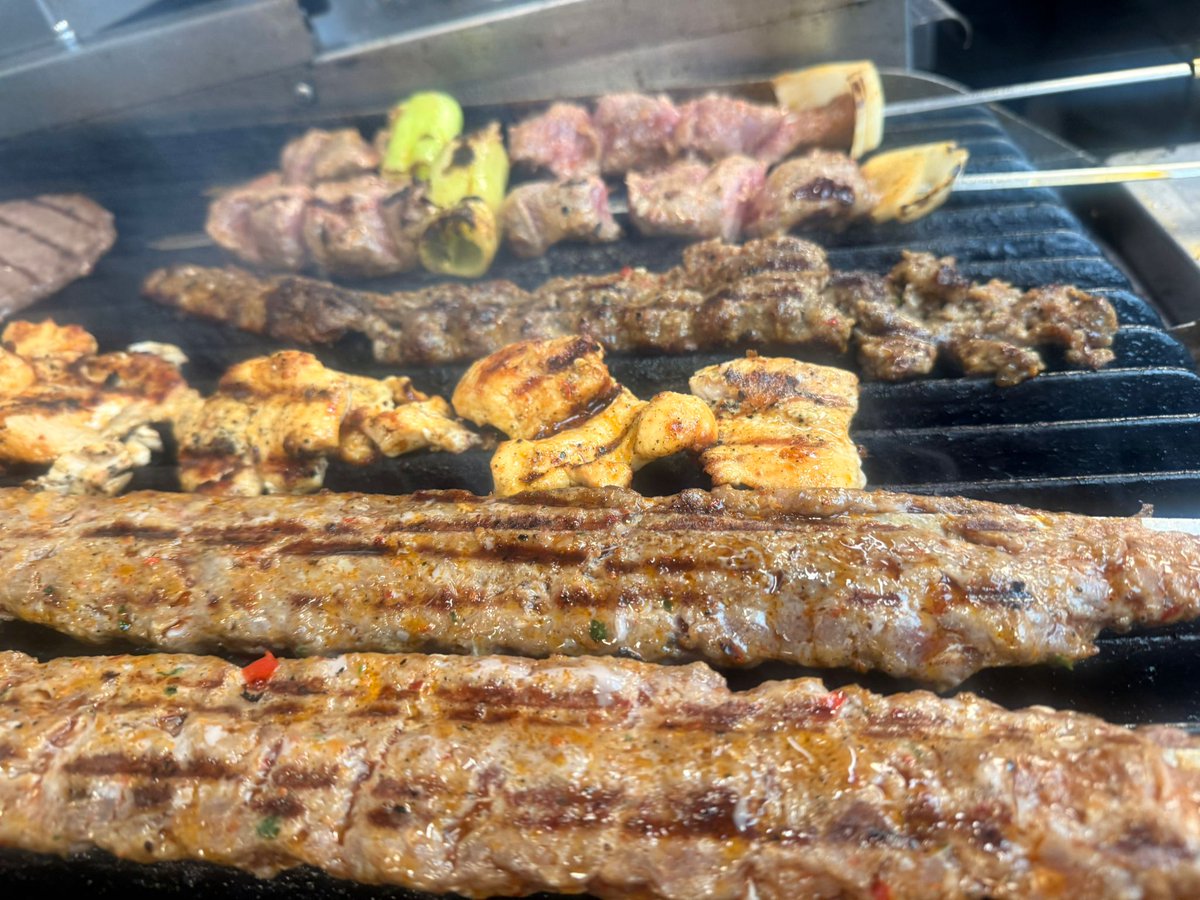 mrkebabmargate's tweet image. Sun, sea, and the irresistible scent of freshly grilled kebabs — that’s Margate life at its best! ☀️

Pop by Mr Kebab Margate after your beach stroll and treat yourself to food made with passion and fresh ingredients.

#mrkebabmargate #MargateEats #BeachBites #tasteofmargate