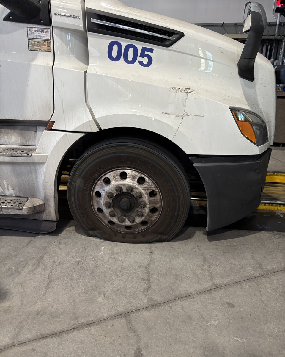 chpmountainpass's tweet image. Just a quick reminder: if you already know you’ve got a leaking tire, it’s best to get it fixed before rolling across the scales on a flat. We love a good surprise, but the sound of a rim grinding through the checkpoint isn’t one of them. #flattire #outofservice