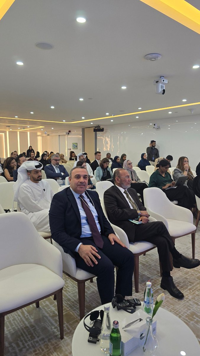 dr_kaleel's tweet photo. تشرفت بالحضور والمشاركة في مؤتمر تريندز السنوي الثاني للذكاء الاصطناعي- الدبلوماسية التكنولوجية في الشرق الأوسط وشمال أفريقيا مع نخبة من رؤساء الجامعات والمؤسسات الحكومية والخاصة في الإمارات والعالم. https://t.co/i6CRWWVSQF