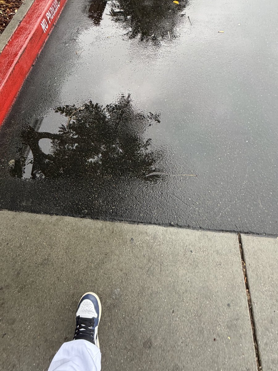 Loving this rain. An atmospheric river flows into The Bay. 🌧️