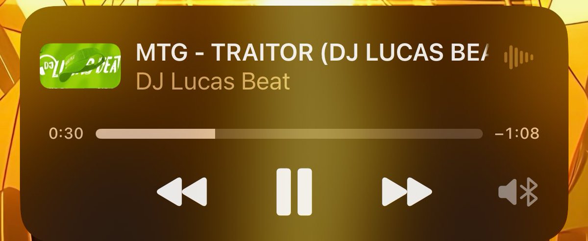 zzaey_'s tweet image. Lembrei da minha ex, eu automaticamente lancei essa pedrada no fone de ouvido.