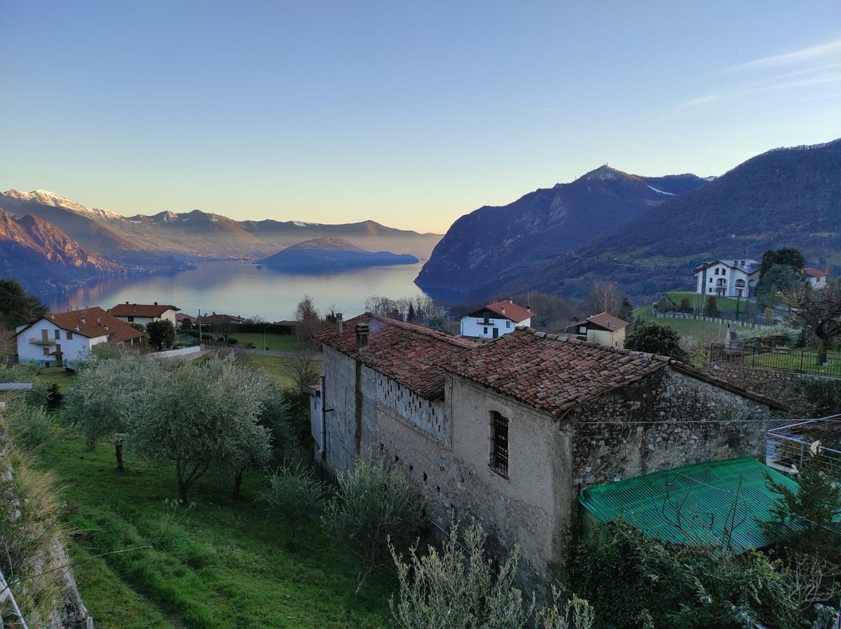 TriFunFit's tweet image. 𝐑𝐮𝐧𝐧𝐢𝐧𝐠 𝐭𝐡𝐫𝐨𝐮𝐠𝐡 𝐬𝐢𝐥𝐞𝐧𝐜𝐞, 𝐠𝐮𝐢𝐝𝐞𝐝 𝐛𝐲 𝐠𝐨𝐥𝐝𝐞𝐧 𝐥𝐢𝐠𝐡𝐭 𝐚𝐧𝐝 𝐦𝐨𝐮𝐧𝐭𝐚𝐢𝐧 𝐯𝐢𝐞𝐰𝐬.
Nature sets the pace, autumn brings the calm. 🍁🏃

#TrailRun #NatureRun #AutumnVibes  #TriFunFit