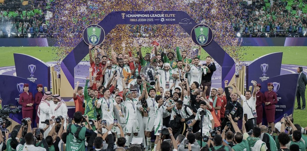 لك العهد والعشق والانتماء 
وخلفك نمضي صباح مساء 
لتبقى مجيدا وفخرا وعيدا
وصرحا فريدا يطال السماء 
أيا قلعة المجد والمجد أهلي 
أيا منبع الفن والفن أهلي 
سفير الوطن شموخ وفن 
(وعبر الزمان سنمضي معاً). 
💚💚💚💚💚💚