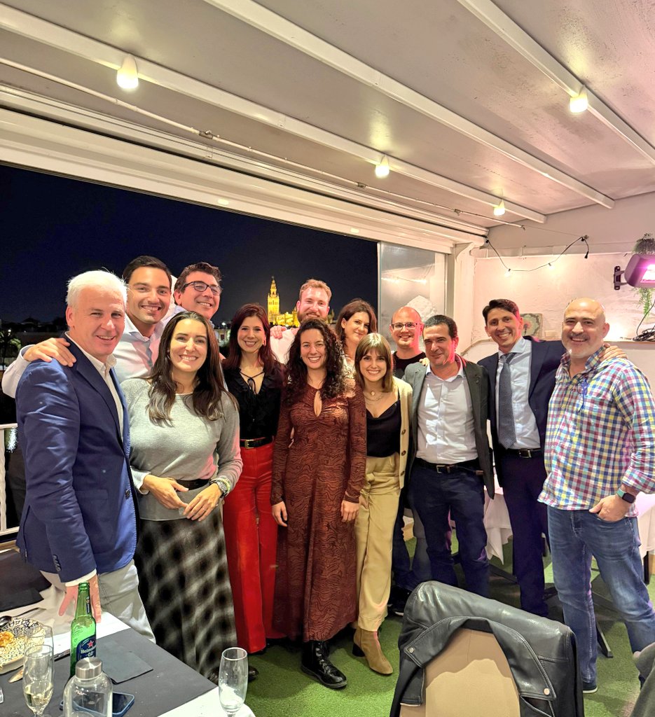 🎯✨ ¡Clausura del Programa #Preceptorship en Cáncer de Pulmón 🫁 organizado por la <a href="/SEOR_ESP/">SEOR.es</a> y celebrado en el <a href="/HospitalUVRocio/">Hospital Universitario Virgen del Rocío</a>! 👏💪 

👩‍⚕️👨‍⚕️ Compañer@s del <a href="/HospitalJaen/">Hospital Universitario de Jaén</a>, #HospitaldeLaCandelaria y #GómezUlla comparten con nosotr@s esta extraordinaria experiencia 🤝💫