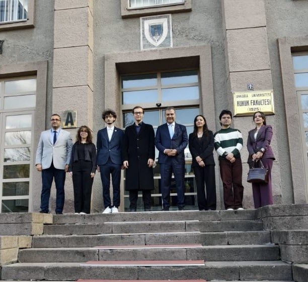 TRombudsman's tweet image. Kamu Denetçisi  Sayın Abdullah Cengiz Makas, Ankara Üniversitesi Hukuk Fakültesi öğrencileri ile bir araya geldi.

Ankara Üniversitesi Hukuk Fakültesi Ombudsmanlık ve Kamu Hukuku Topluluğu’nun daveti üzerine düzenlenen programda, Sayın Makas, fakültenin konferans salonunda…