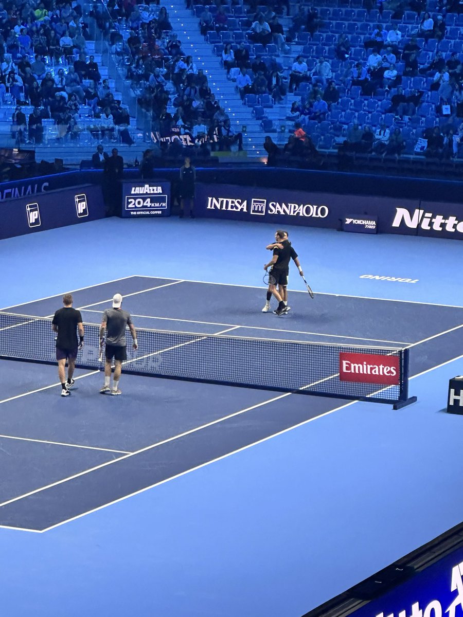 josemorgado's tweet photo. Julian Cash and Lloyd Glasspool join Vavassori/Bolelli and Salisbury/Skupski (their opponents) in the semifinals.
There is a chance that 5 of 8 doubles semifinalists here will be from the UK https://t.co/vO2ZFbmv3o