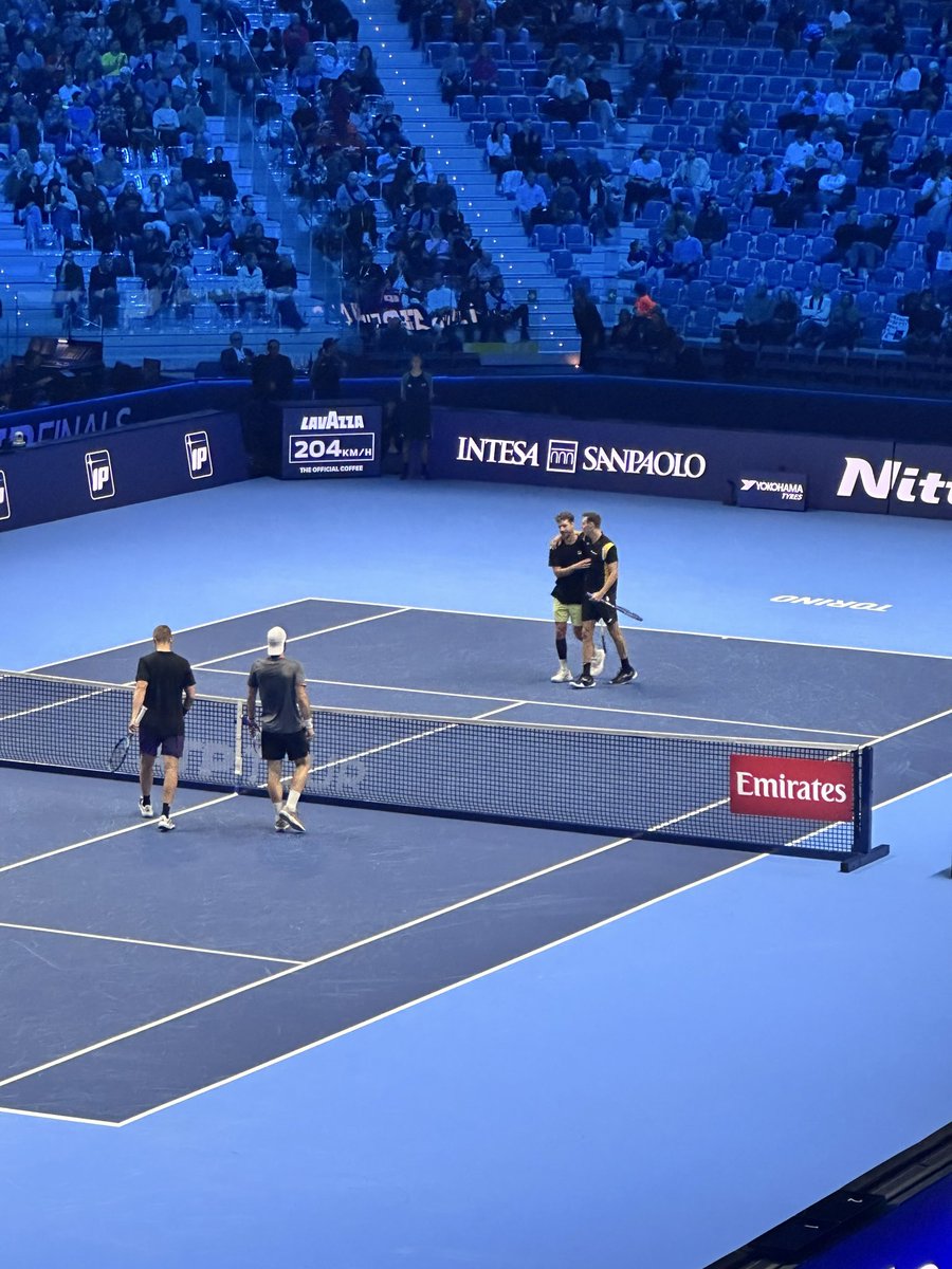josemorgado's tweet photo. Julian Cash and Lloyd Glasspool join Vavassori/Bolelli and Salisbury/Skupski (their opponents) in the semifinals.
There is a chance that 5 of 8 doubles semifinalists here will be from the UK https://t.co/vO2ZFbmv3o