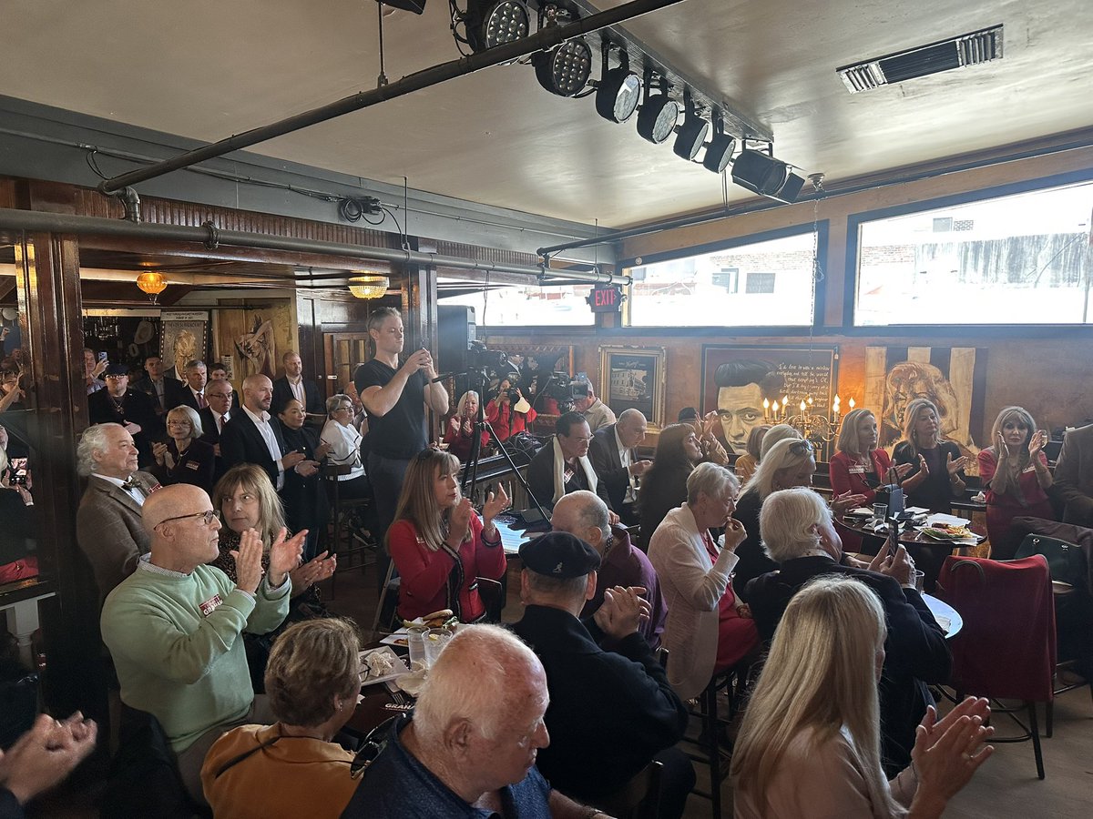 Lindsey Graham tweet media