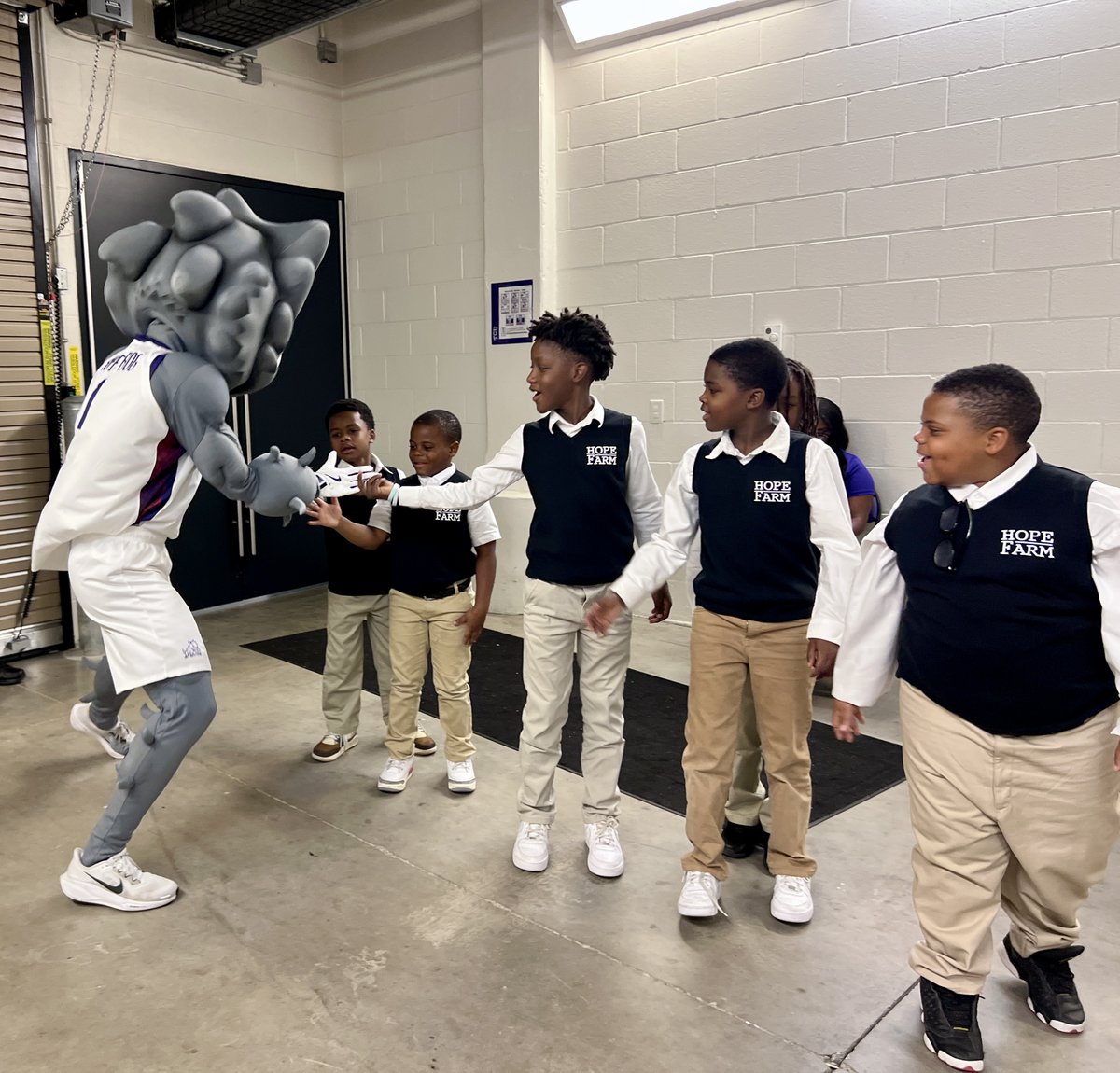 HopeFarmInc's tweet image. We had an amazing time performing the National Anthem at the TCU Women&apos;s basketball game last night!  Performance link: loom.ly/7gKj5VA