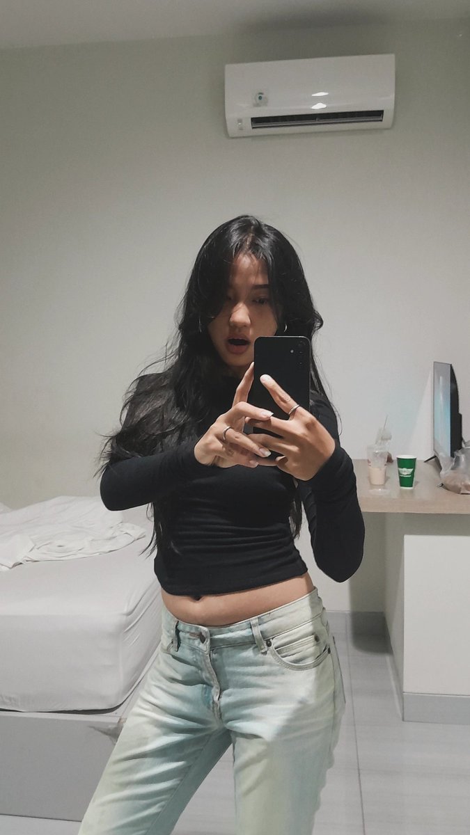 maydina. tweet media