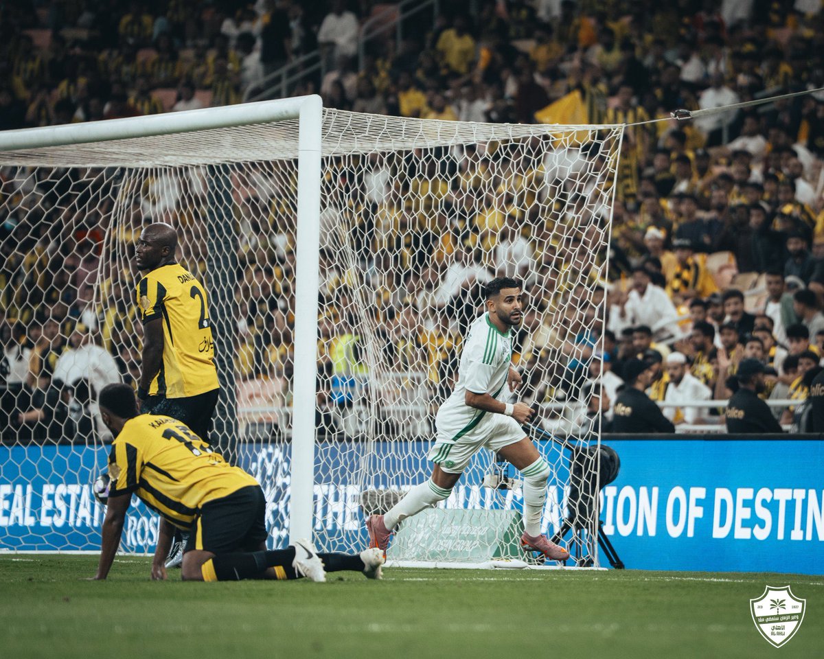 والي يهددّنا  بليثٍ في عرين 
جينا العرين ولا لقينا فيه احد💚