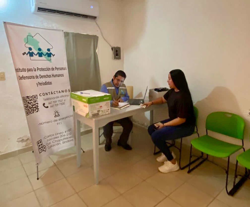 InstitutodePro's tweet image. A través del programa itinerante, continuamos fortaleciendo las acciones de prevención con espacios de capacitación, afiliación al programa IMSS-Bienestar y acercamiento con estudiantes, personas defensoras de #DDHH y #Periodistas en los municipios de #ElFuerte y #Guasave.