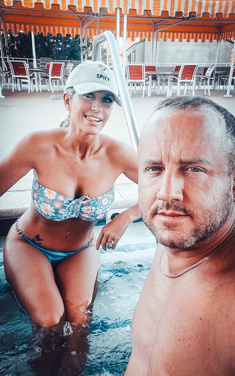 A little sun and fun with the Mrs in Vegas for Designer Con and the VeVeFam get together. <a href="/DrOfStuff/">D⭕️c</a> <a href="/RealRandyChavez/">Randy Chavez ⭕</a> <a href="/Packagingdude1/">Packagingdude</a>