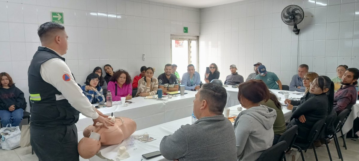 🧗🏾‍♂️🏕️ 🚴 🚴🏼‍♀️   Ciclistas, senderistas y motociclistas reciben curso de primeros auxilios ⛑️  Iniciativa del Gobierno del Estado de Durango para reducir riesgos y brindar atención emergente en accidentes que puedan presentarse en estos deportes de aventura ❤️‍🩹