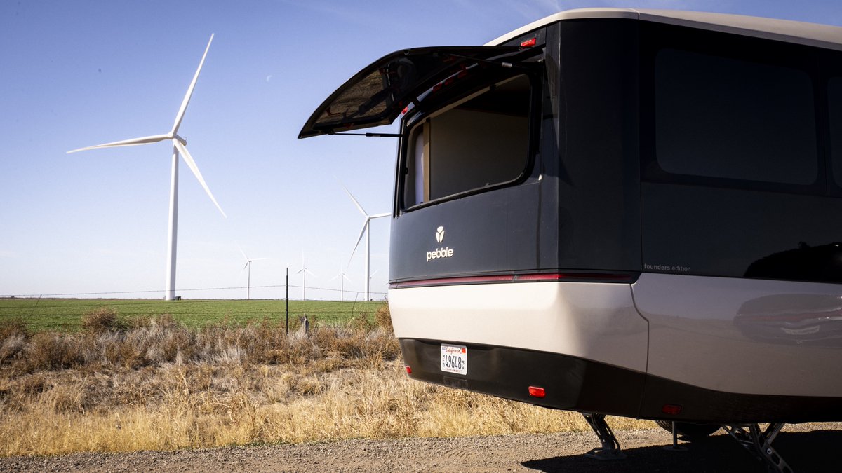 Hungry? Unhitch, tap InstaCamp, and your chef ready kitchen is level and ready to go in under 2 minutes.