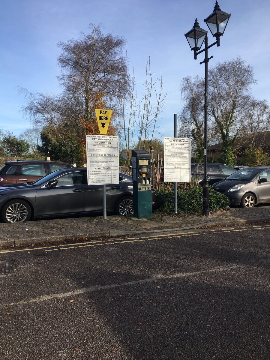 Hey <a href="/cardiffcouncil/">Cardiff Council</a> I just messaged Matt H in Highway’s to report the ticket machine in #Llandaff High St car park isn’t working. 

Unfortunately, the other one is working 🙄. Sorry <a href="/DeAthCardiff/">Dan De'Ath</a>