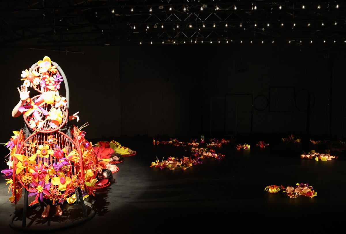 una historia de terrorcito  

una historia que habla de fantasmas, de flores, de canciones, y de ángeles.

D16 de noviembre 17:00 y 18:30 h.  

Espacio Cinético TaKtá C/ Toril, 3
Navalmoral de la Mata 

Entradas bit.ly/4nOZym5

<a href="/espaciotakta/">Taktá CentrodeArtes</a>