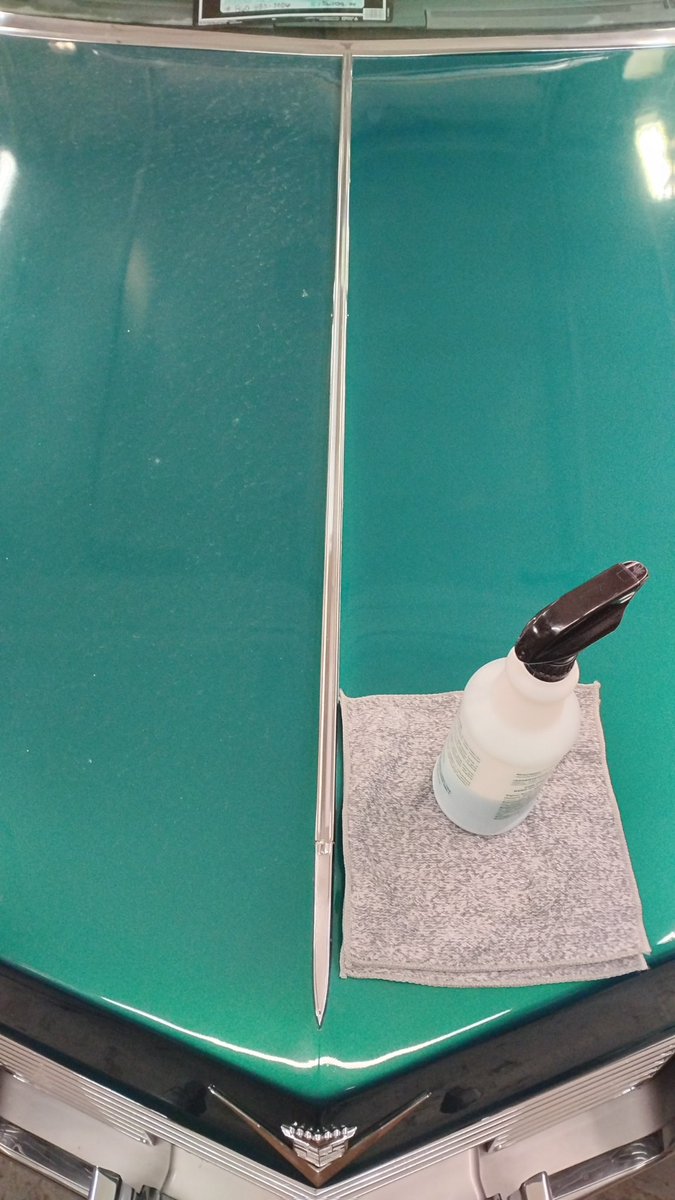 apercy987's tweet image. Peep the difference between the two side of this hood 🚨🚨🚨🚨🚨💥💨 schedule your winterization appointment today 💥📲 #detailing #winterization #paintcorrection #detailer