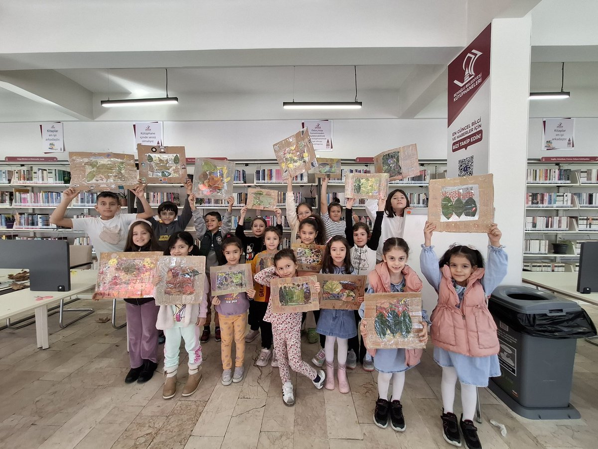 Beyoğlu Belediyesi Çıksalın Kütüphanesi'nde "Sonbahar Temalı Sanatsal Çalışma Atölyesi" gerçekleştirdik