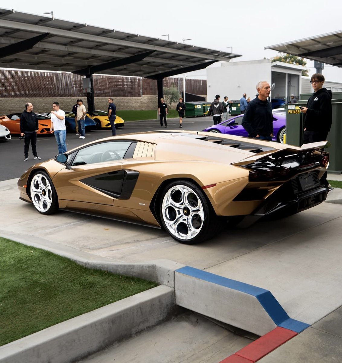 Lamborghini Club tweet media