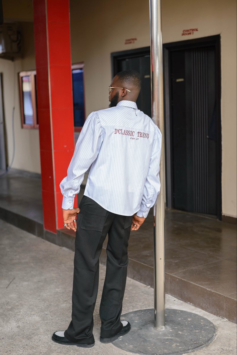 DCLASSIC_TRENDS's tweet photo. White pinstriped balloon-sleeve shirt available…🛍️ Visit website to Oder or send a message 📩 https://t.co/0gVzUymNvF